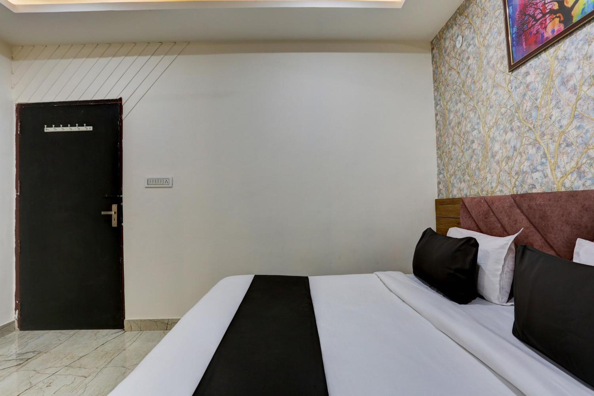 Collection O Jairaj Hotel อัลวาร์ ภายนอก รูปภาพ