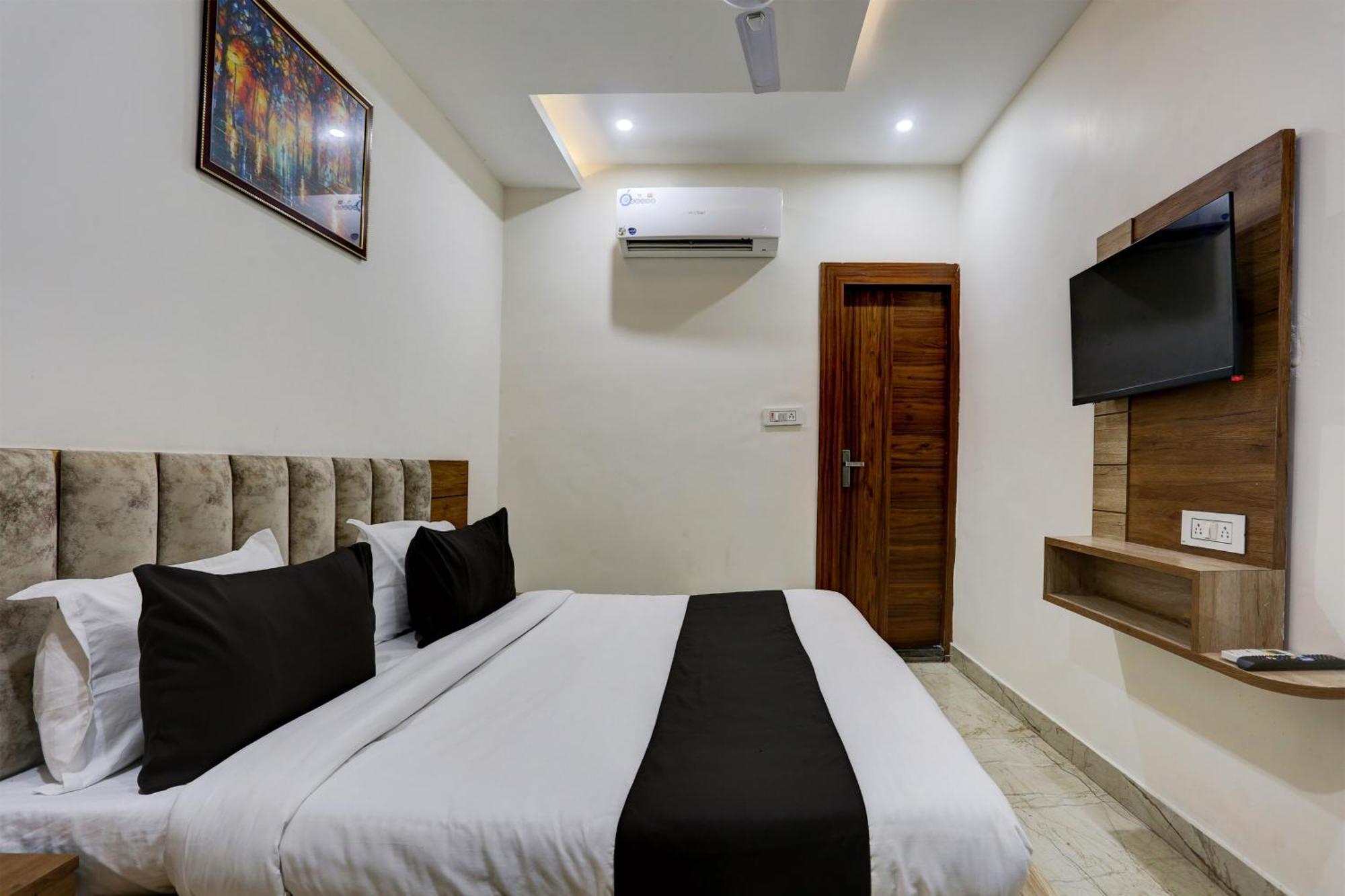 Collection O Jairaj Hotel อัลวาร์ ภายนอก รูปภาพ