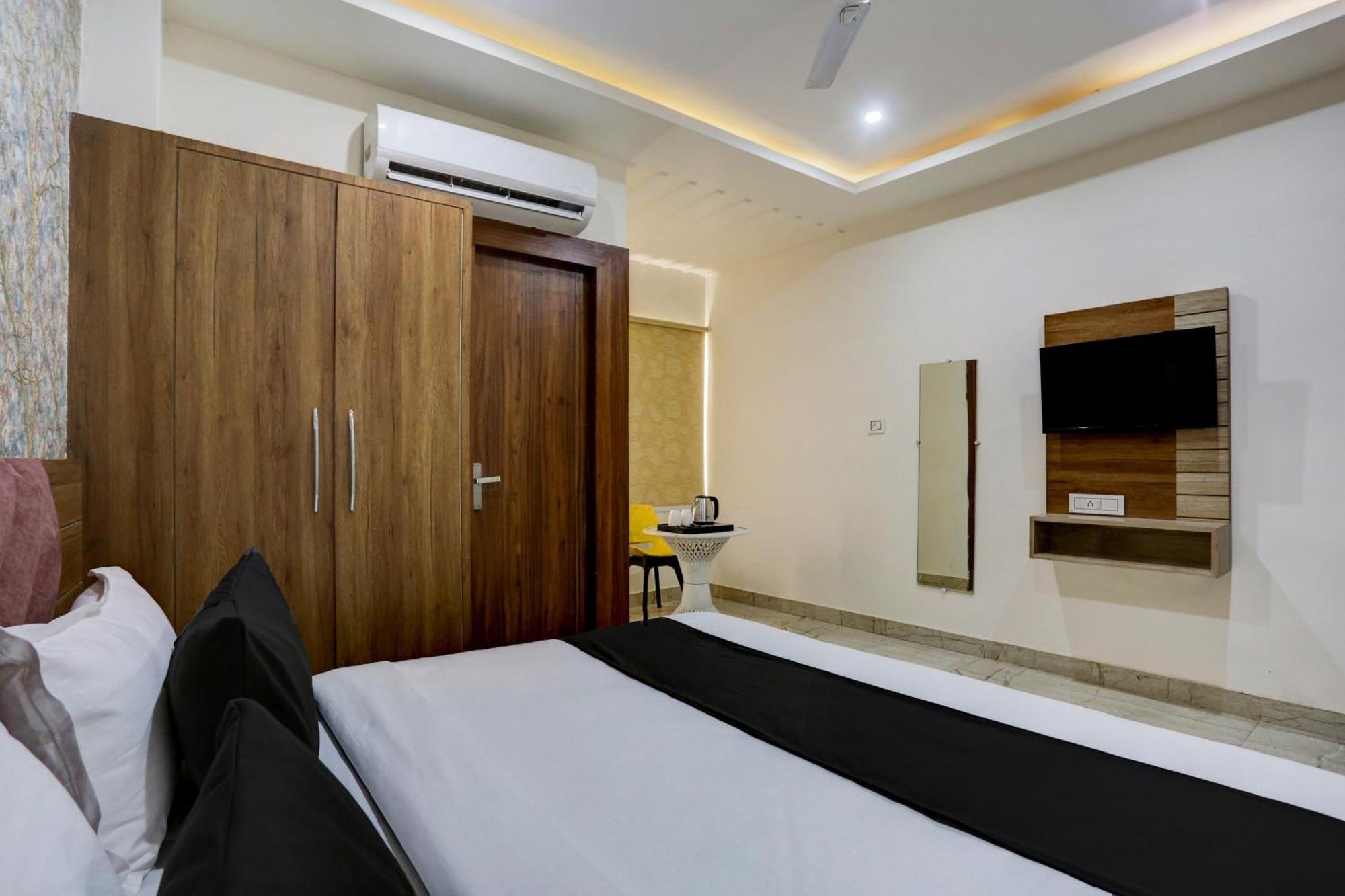 Collection O Jairaj Hotel อัลวาร์ ภายนอก รูปภาพ