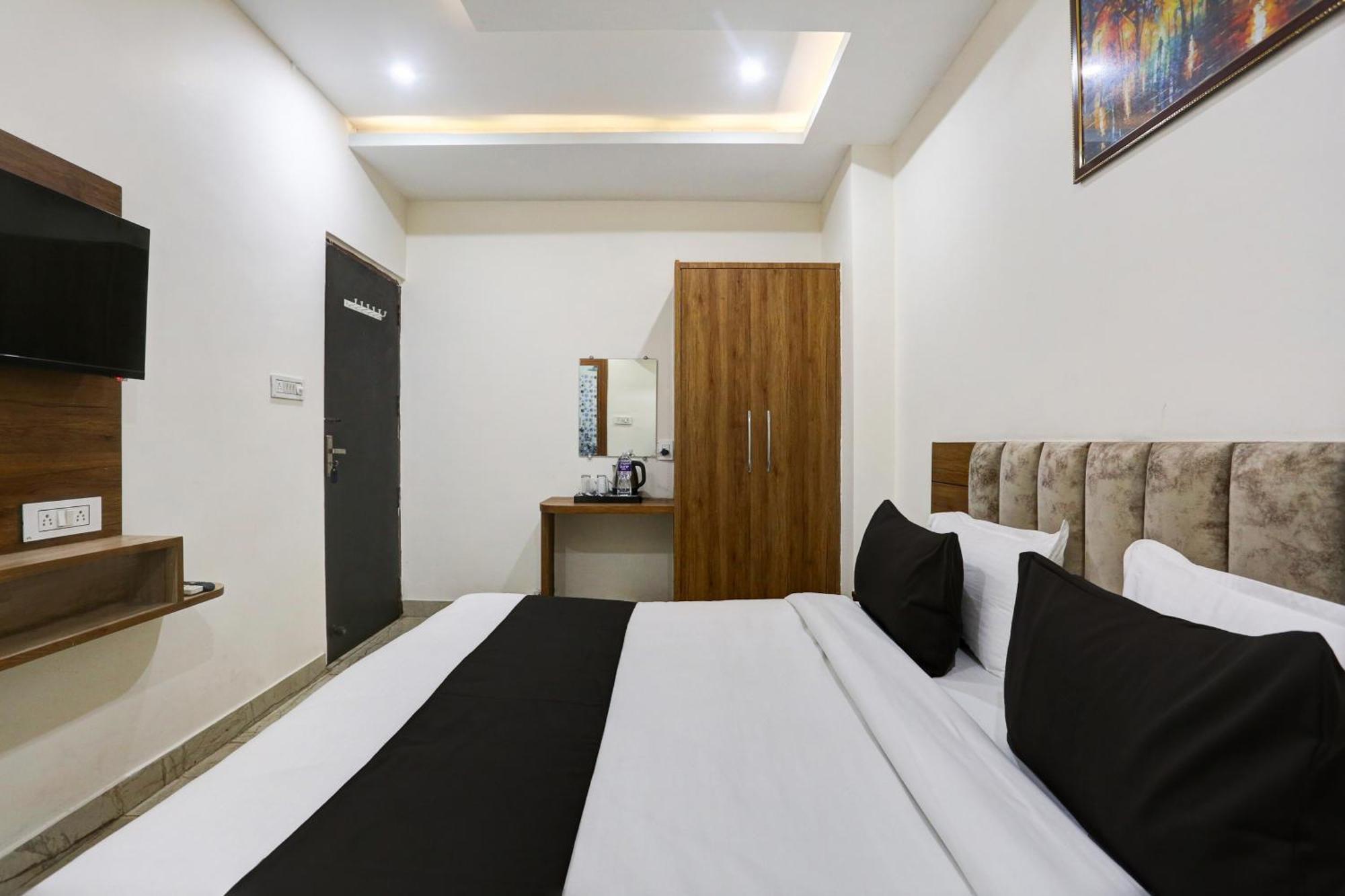 Collection O Jairaj Hotel อัลวาร์ ภายนอก รูปภาพ