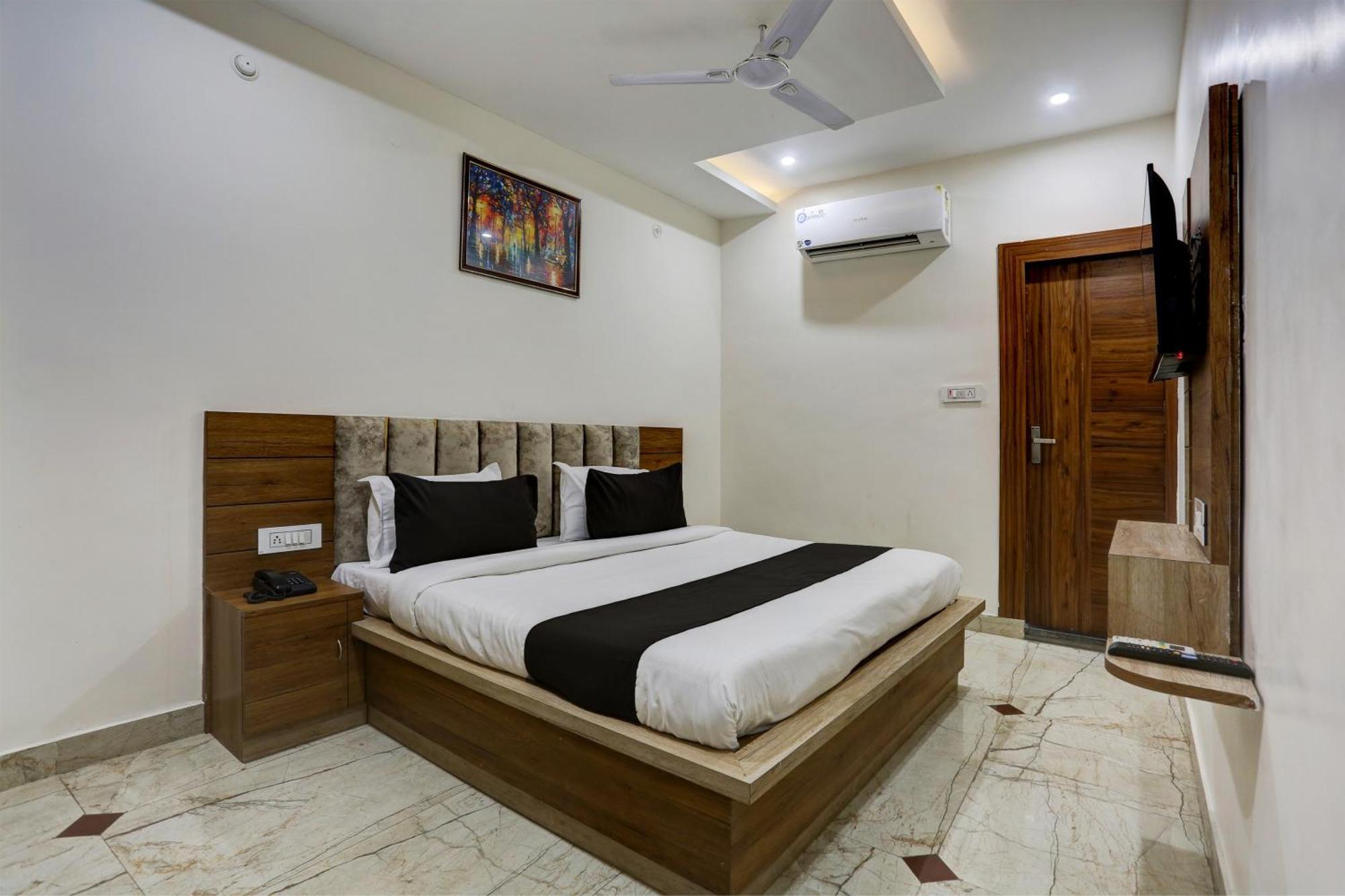 Collection O Jairaj Hotel อัลวาร์ ภายนอก รูปภาพ