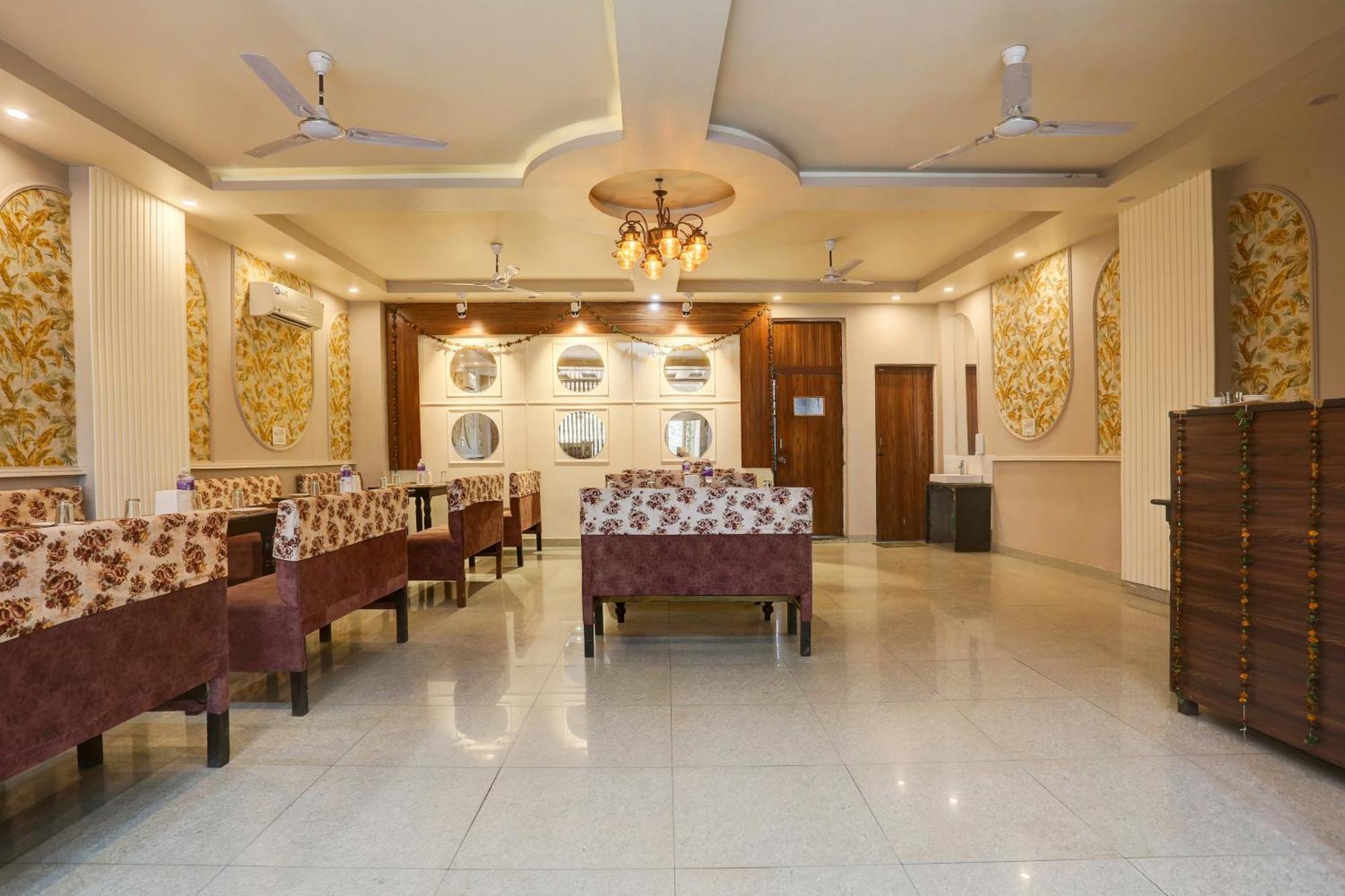Collection O Jairaj Hotel อัลวาร์ ภายนอก รูปภาพ